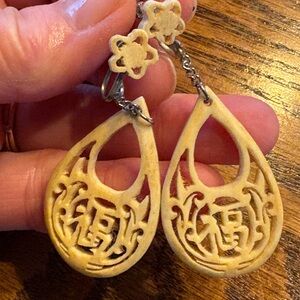 Vintage hand carved Cream Teardrop Earrings Asian silver screw back